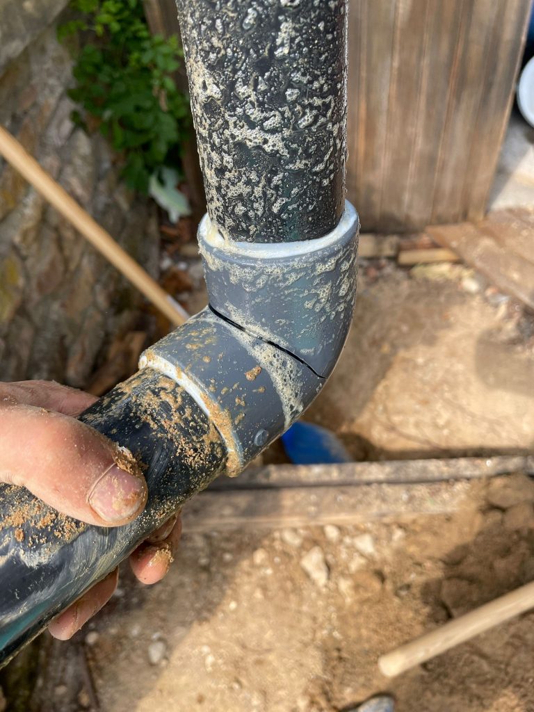 recherche fuite plombier Albigny-sur-Saône - JN Plomberie Chauffage Climatisation