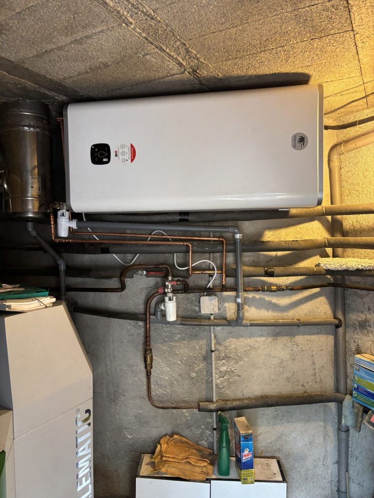 installation-chauffe-eau-thermor-horizontal-chaufferie-sous-sol-nord-lyonnais